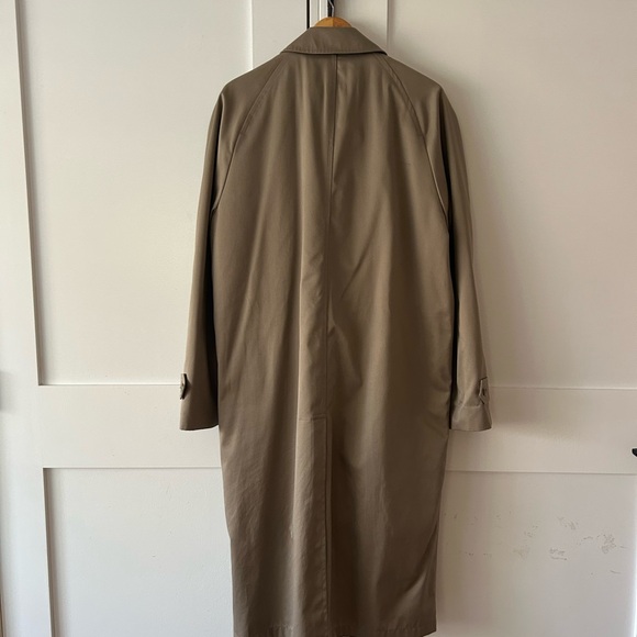 Classic Tan Men's Overcoat - Picture 4 of 10